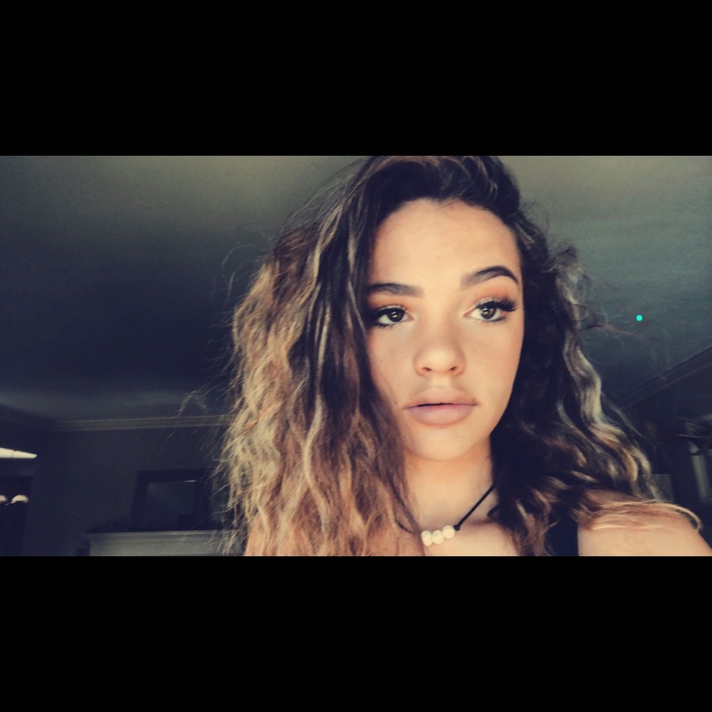 Meet your Posher, Alyssa